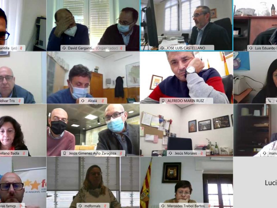 Participantes durante la presentación